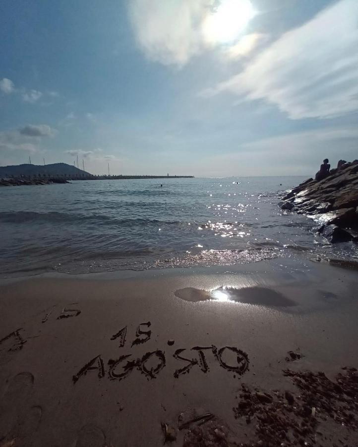 Appartamento Incantevole A 100Metri Dal Mare E Accanto Alla Pista Ciclabile Імперія Екстер'єр фото