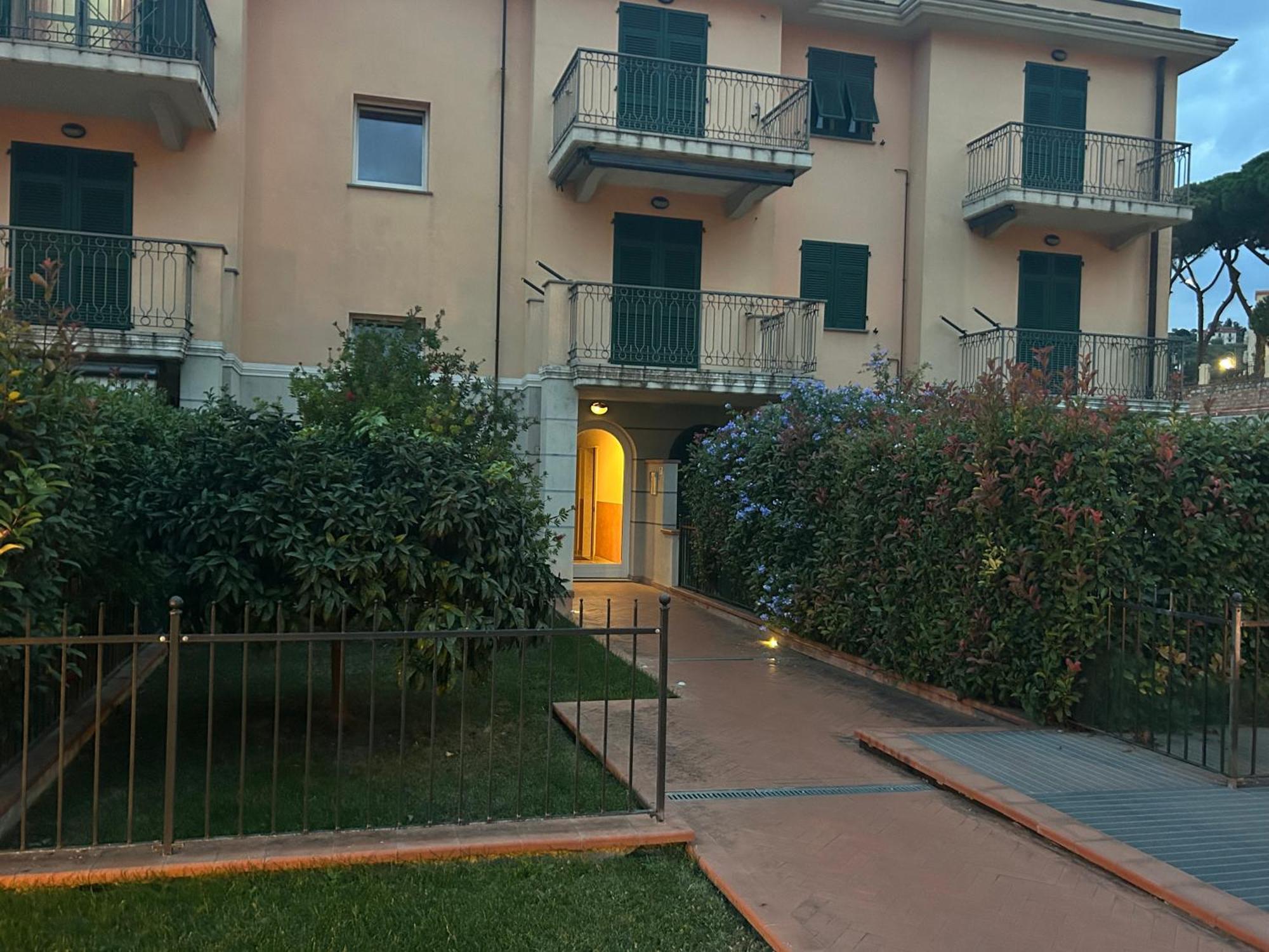Appartamento Incantevole A 100Metri Dal Mare E Accanto Alla Pista Ciclabile Імперія Екстер'єр фото